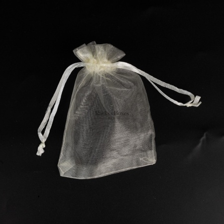 Мешочки из органзы, размер 7*9 см, цена указана за 100 шт, в упаковке 1 цвет.